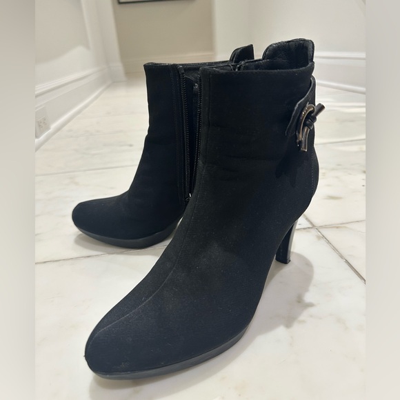 Stuart Weitzman heeled ankle boots with buckle - Picture 4 of 10